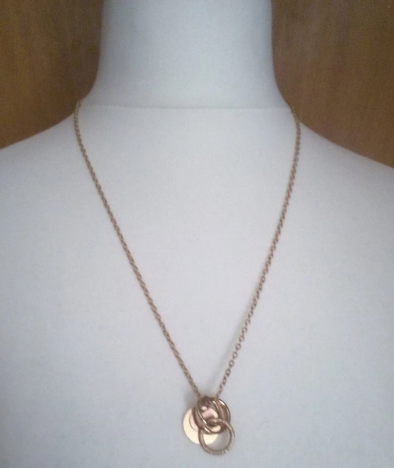 New Gold Toned Necklace with Circles Pendants.POST OR COLLECT!