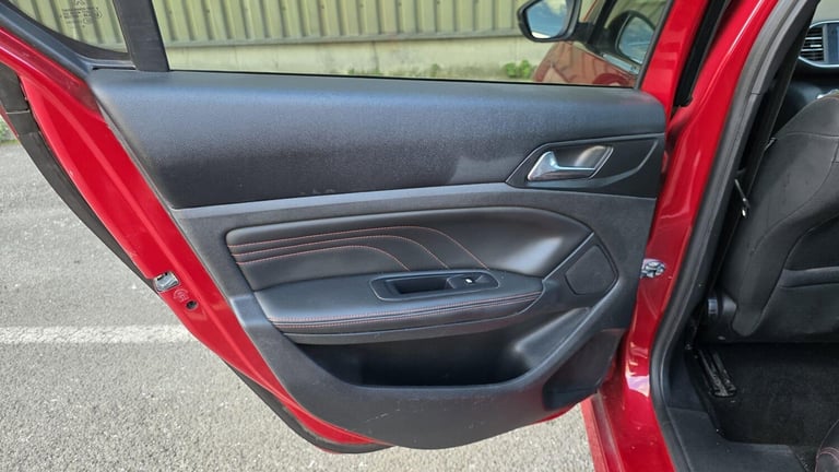 2017 Peugeot 308 1.6 BlueHDi GT Line Euro 6 (s/s) 5dr HATCHBACK Diesel Manual