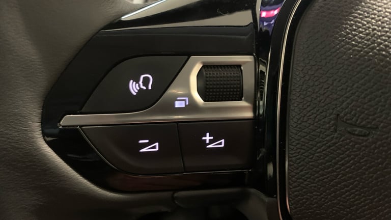 2024 Peugeot 208 1.2 HYBRID Allure Hatchback 5dr Petrol Hybrid e-DSC6 Euro 6 (s/s) (100 ps) Hatch...