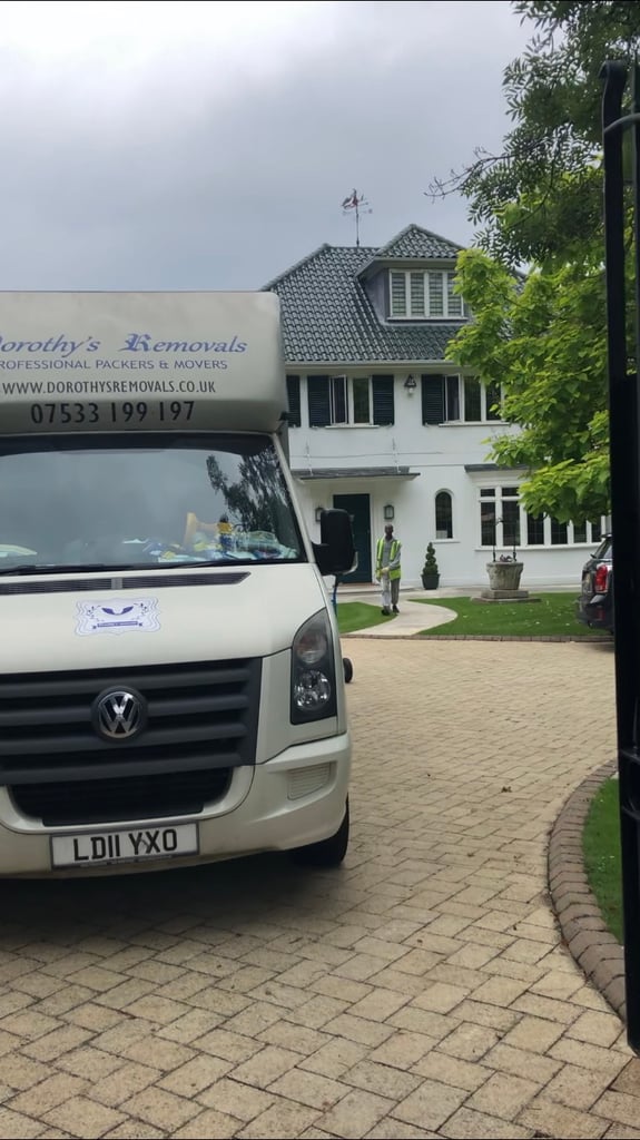 Man and van Hampton Hyde park Kennington kenley Kingston Lamberth 