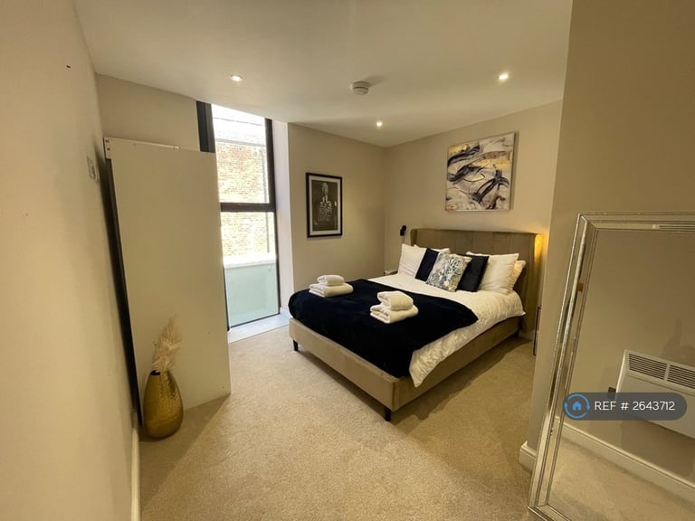 1 bedroom flat in Park Cross Street, Leeds, LS1 (1 bed) (#2643712)