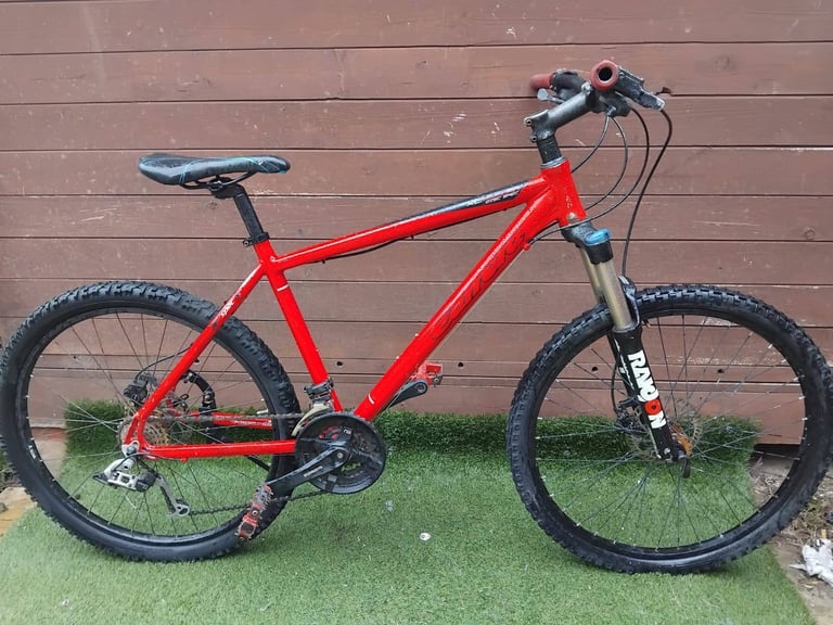 image for Carrera Vulcan XC Disc Spec mountain bike 26" Hydraulic Disc wheels 19" frame size. 