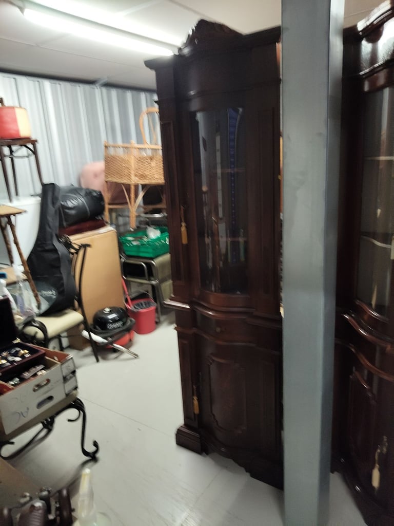 Italian corner display cabinet 