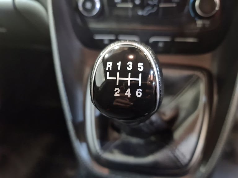 FORD TRANSIT CONNECT 1.5 200 ECOBLUE TREND P/V L1 100 BHP SWB DIESEL