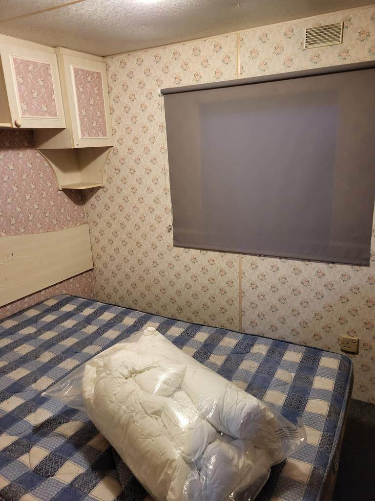 Residential Caravan  South Ockendon Area  Close to Train Station, Bus Stop & Shops 