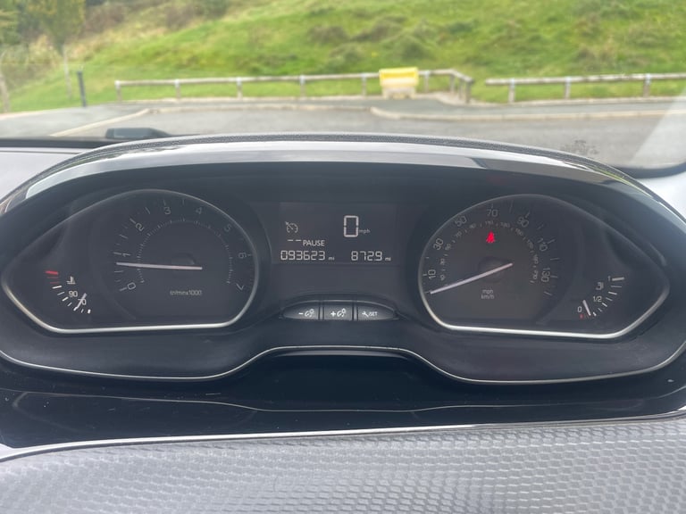 Peugeot, 208, Hatchback, 2016, Manual, 1199 (cc), 3 doors