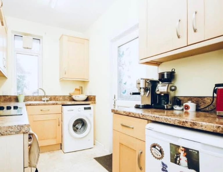 Room In a House for Professional Single or Caple