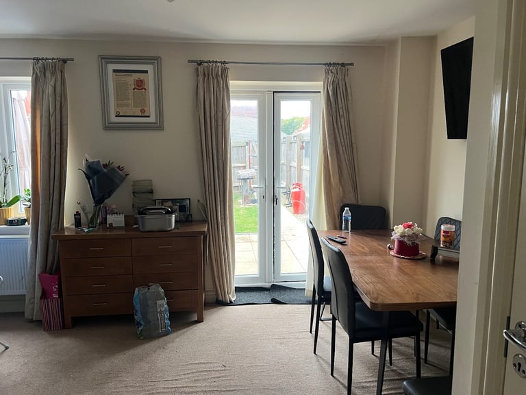 Room For Rent