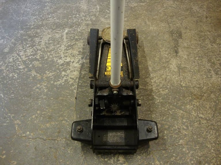 Sealey Rocket lift 3 Tonne Car / Van Trolley Jack Heavy Duty *Needs Slight Attention*