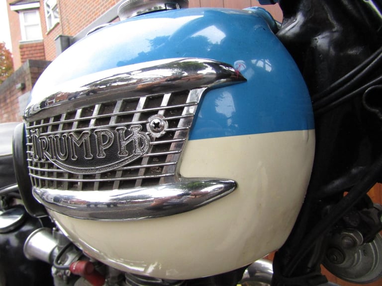 TRIUMPH TIGER T110 BONNEVILLE LOOKALIKE 1957  PRE UNIT . 8319 MILES .