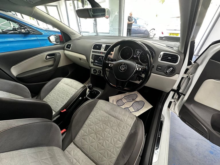 VOLKSWAGEN POLO 1.2 TSI beats 2017