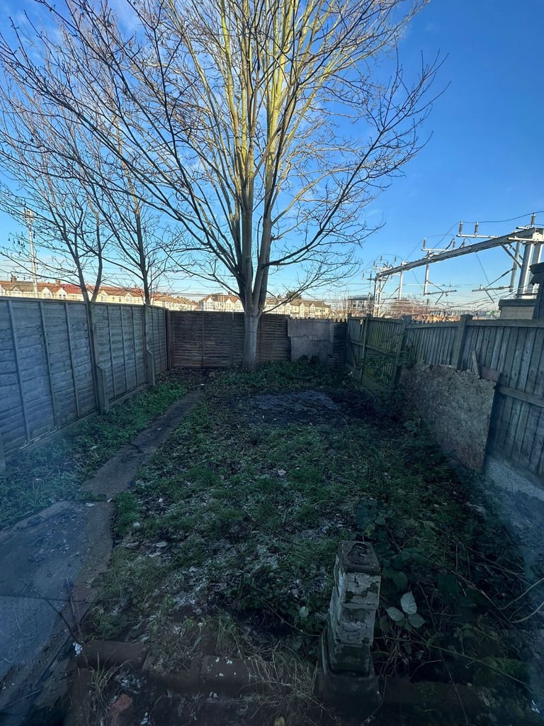 Beautiful 4 bedroom house to rent in ( IG11) Area