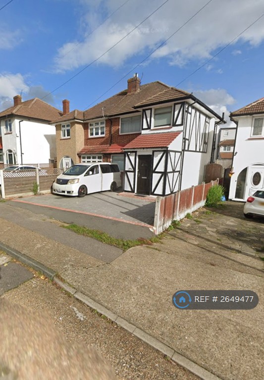 image for 3 bedroom house in Havering Road, Romford, RM1 (3 bed) (#2649477)