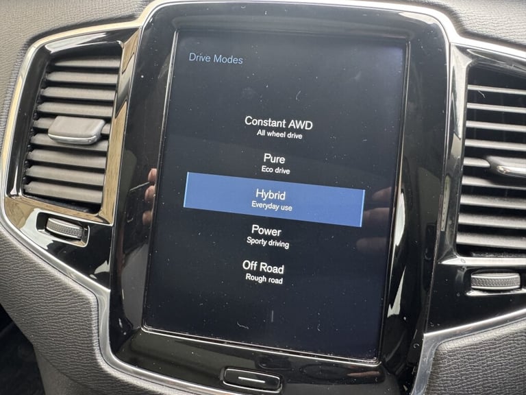 2018 Volvo XC90 T8 2.0 T8 TWIN ENGINE MOMENTUM PRO AWD 5DR Automatic 4x4 Petrol/Electric Automatic