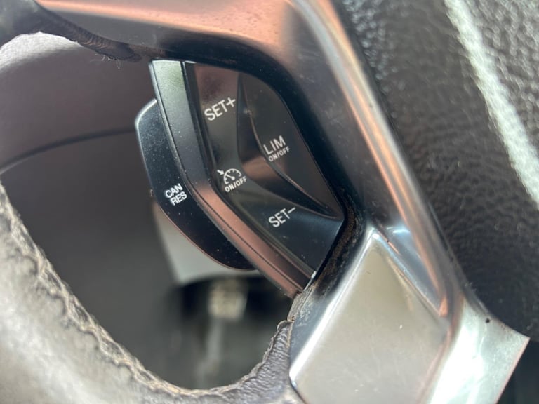 2016 Ford Transit 2.2 TDCi 350 Dropside 4dr Diesel Manual RWD L3 (219 g/km, 123 bhp) CHASSIS CAB ...