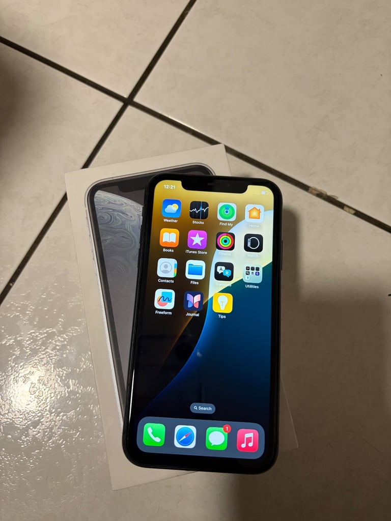 image for Apple iPhone 11 … Open to all networks … Like New Condition