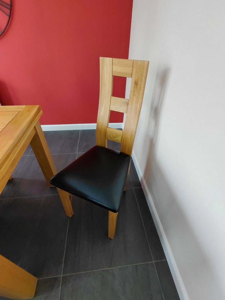 Dining Table & Chairs