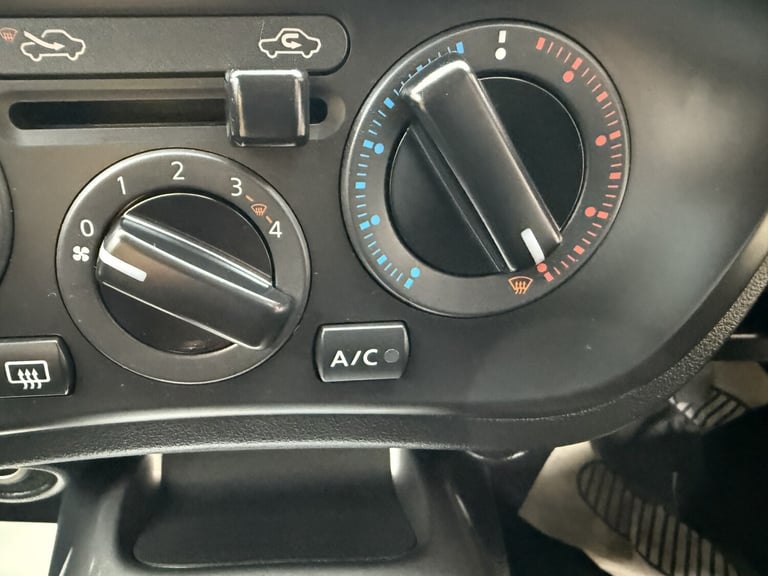 NISSAN JUKE 1.6 Visia 2014