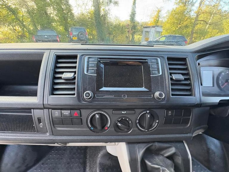 2017 Volkswagen Transporter Transporter T32 Startline TDI BlueMotion Technology 4Motion Camper DI...