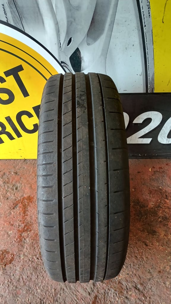 1x 235 55 20 Yokohama Tyre