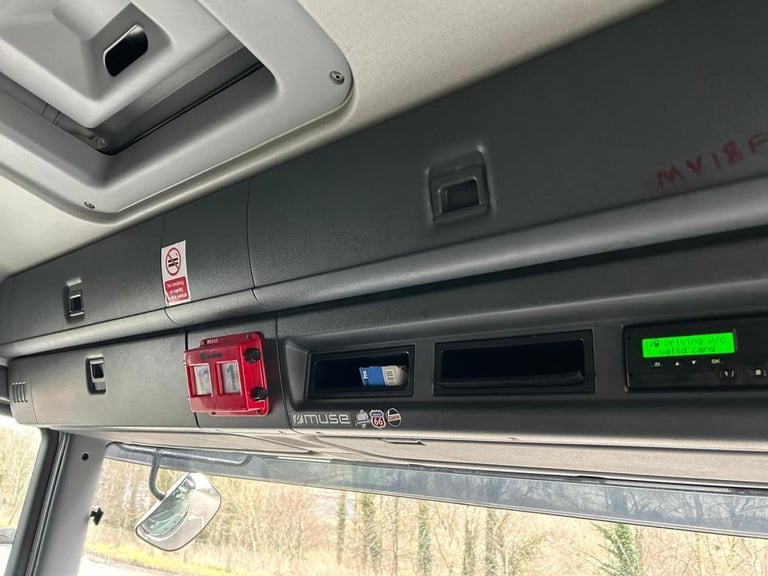 2018 Scania P250 Sleepercab with 27 1/2 Ft Curtainside Body