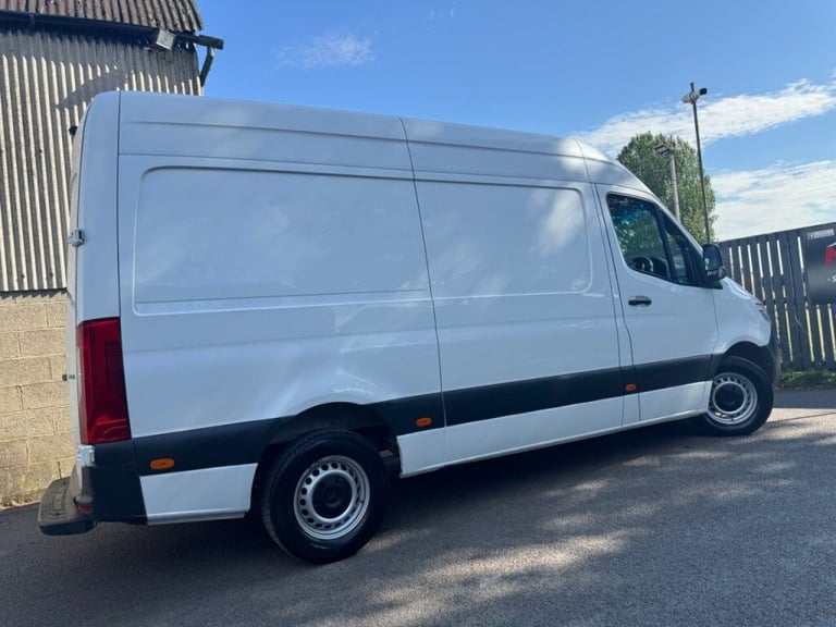 Mercedes-Benz Sprinter 3.5t H2 L2 Progressive Van++1 OWNER++CRUISE++REV