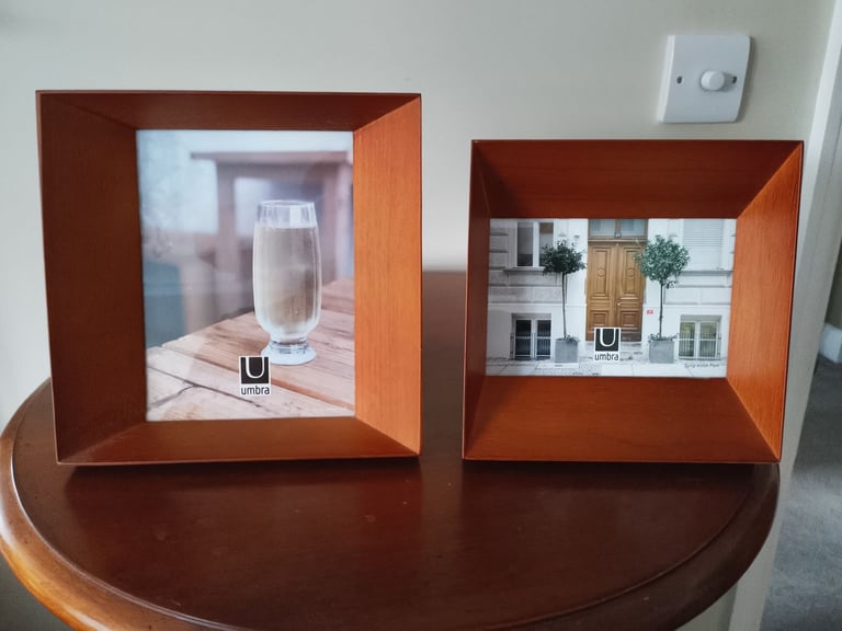 2 x Umbra photo frames