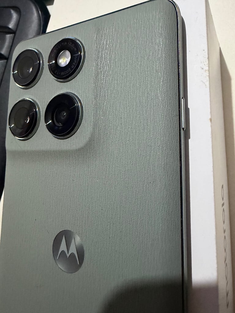 Motorola edge 60 pro 12gb ram 512gb storage smartphone 