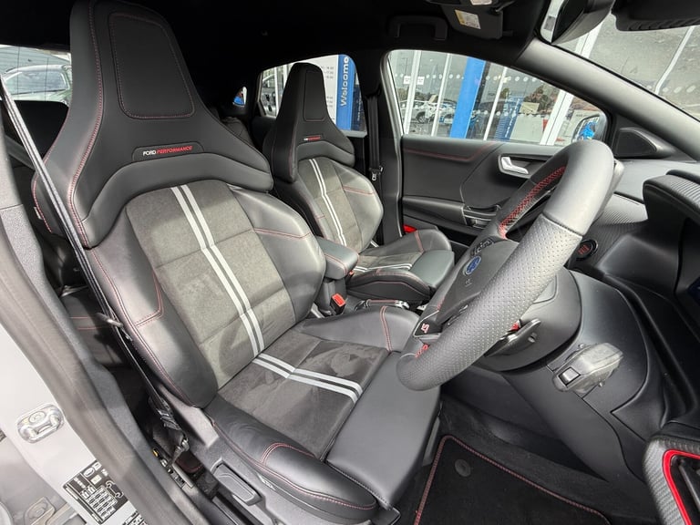 2024 Ford Puma 1.0T EcoBoost Hybrid mHEV ST 5dr DCT - Only 2,700 miles! Hatchback Petrol Automatic