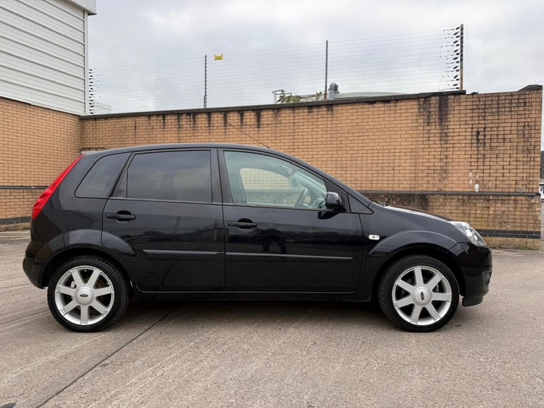 FORD FIESTA 1.3 Zetec Climate 2007 - Image 5