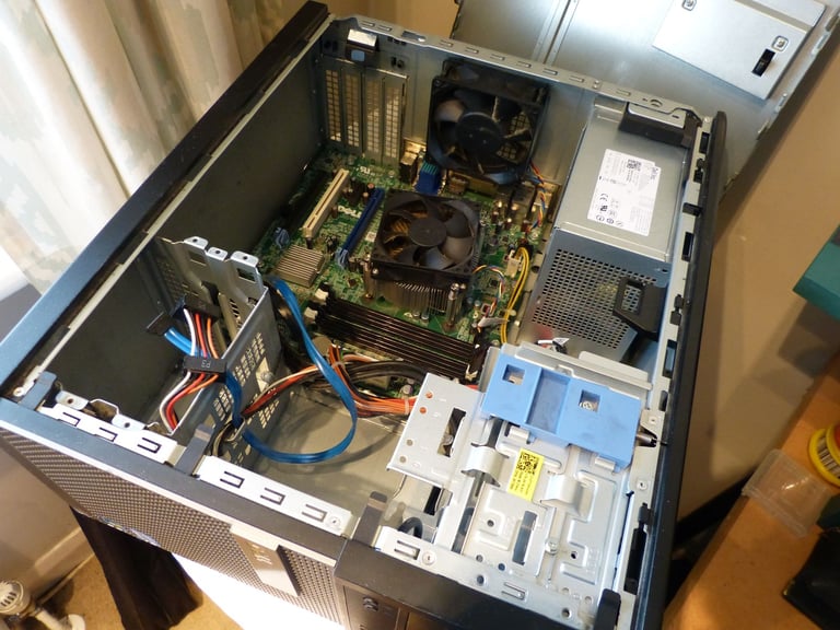 Dell 790 Desktop. For Spares ( No Harddrive or Ram )