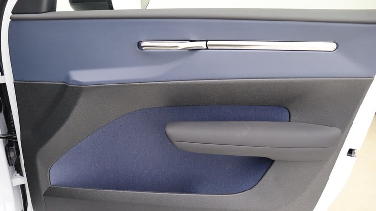 2025 Volvo EX30 Twin Performance Plus (Harman Kardon Sound, Apple CarPlay, BLIS) ESTATE Electric ...
