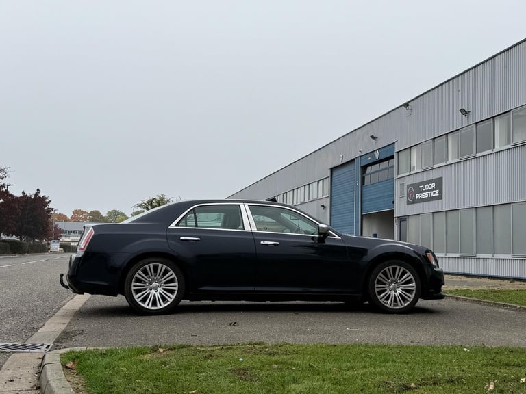 2013 Chrysler 300C 3.0 CRD V6 Executive Auto Euro 5 4dr SALOON Diesel Automatic