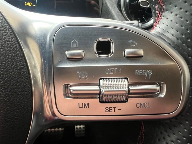 2021 21 MERCEDES-BENZ GLA 2.0 GLA200D AMG LINE SUV 5DR DIESEL 8G-DCT EURO 6 (S/S