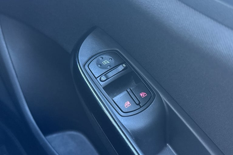  Vauxhall Corsa 1.4i Ecotec Energy Hatchback 5dr Petrol Manual Euro 6 a/c 75 Ps