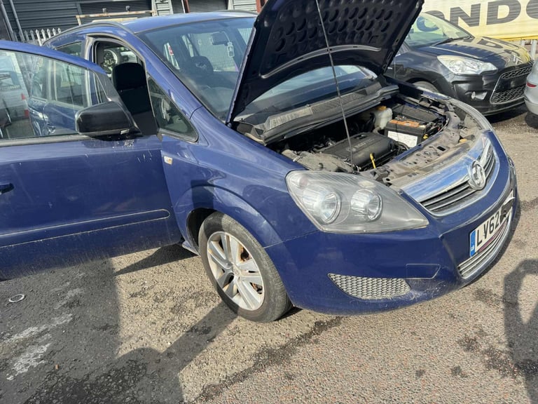 VAXUHALL ZAFIRA B MK2 BLUE PATRS AND SPARE