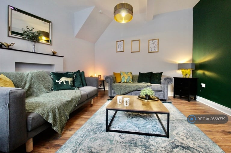 3 bedroom house in Commerce Square, Nottingham, NG1 (3 bed) (#2658779)