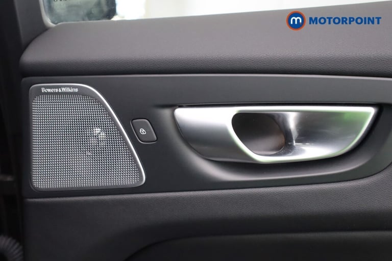 2023 Volvo XC60 2.0 B5P Ultimate Dark 5dr AWD Geartronic SUV Petrol Automatic