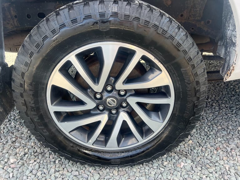 2019 NISSAN NAVARA Double Cab Pick Up Tekna 2.3dCi 190 4WD Auto LEATHER 101k