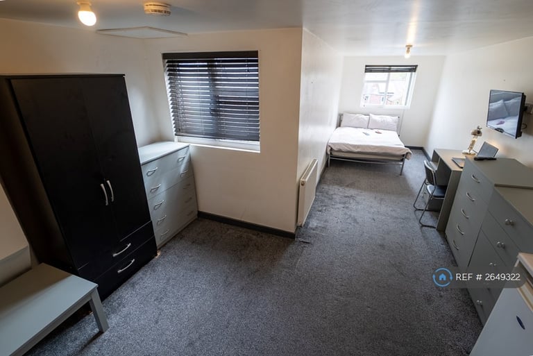 Studio flat in Pershore Road, Selly Park, Birmingham, B29 (#2649322)