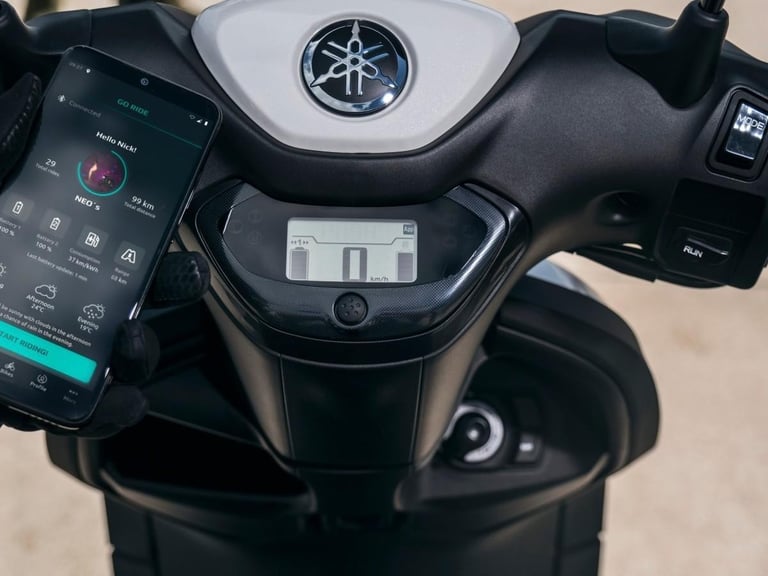 YAMAHA NEOS, 23 REG 0 MILES AUTOMATIC ELECTRIC SCOOTER 50cc MOPED...