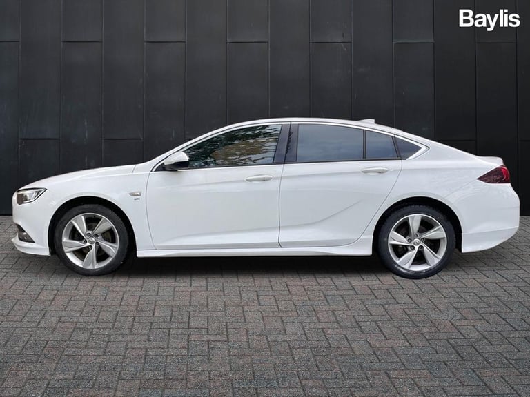 2017 Vauxhall Insignia Insignia 1.5 SRI Nav 5dr Hatchback Petrol Manual