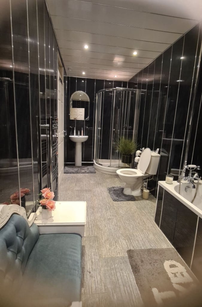 3 bedrooms terraced house 2 bathrooms 