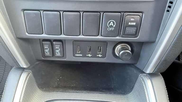 2019 Mitsubishi L200 Double Cab DI-D 150 Barbarian 4WD Double Cab Pick-up Diesel Manual