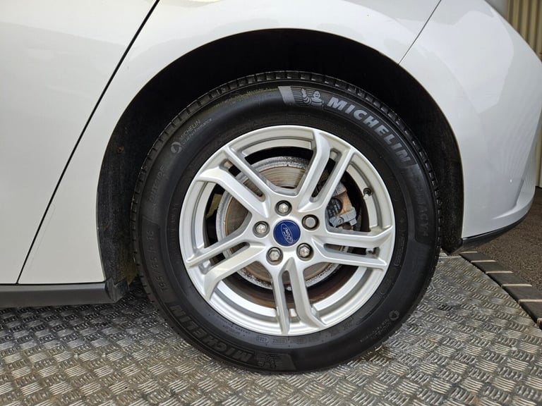 2019 Ford Focus 1.0T EcoBoost Zetec Hatchback 5dr Petrol Manual Euro 6 (s/s) (100 ps) Hatchback P...