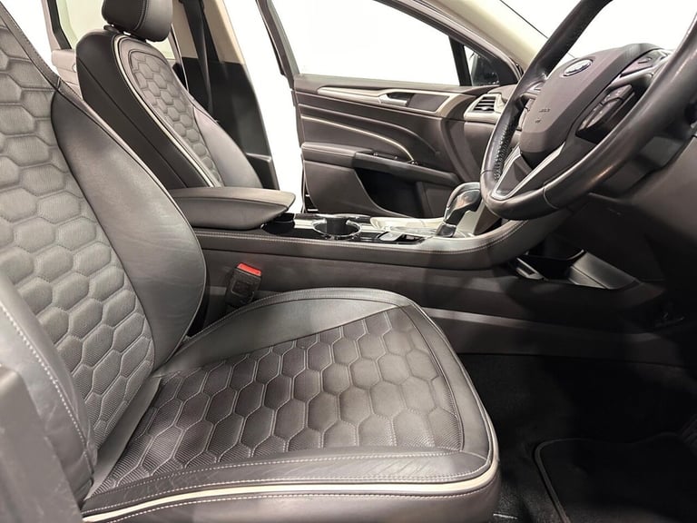 2018 Ford Mondeo 2.0 TDCi Vignale Hatchback 5dr Diesel Powershift Euro 6 (s/s) (180 ps) Hatchback...