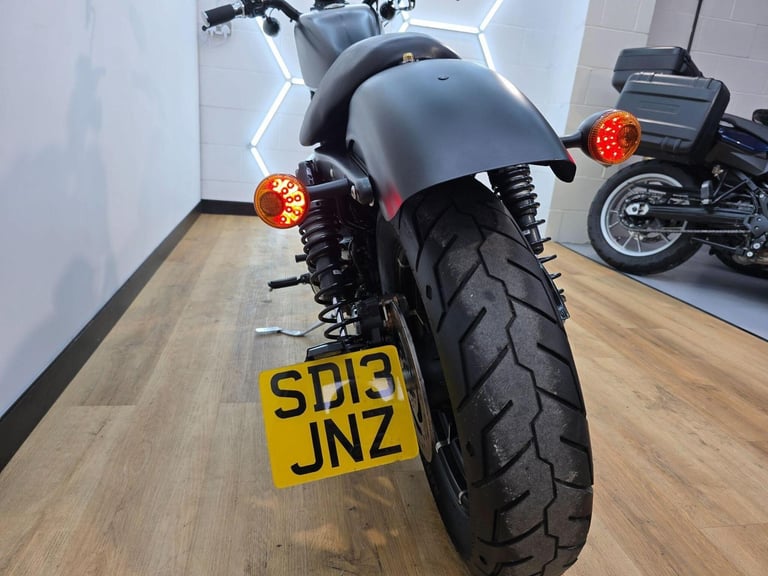 2013 Harley-Davidson Sportster 883 XL883N Iron 883