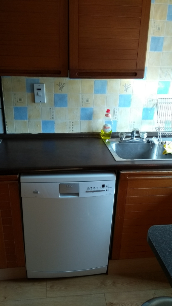 £39.83pw each in large flat 300m from Girvan station (includes Council Tax)