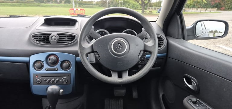 Automatic. Great specification. 2008/58 Renault Clio Expression 1.6 Petrol 5 door