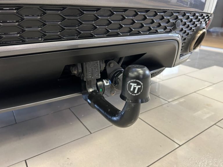 2019 Jaguar E-Pace 2.0 D150 R-Dynamic S SUV 5dr Diesel Auto AWD Euro 6 (s/s) (150 ps) ESTATE Dies...